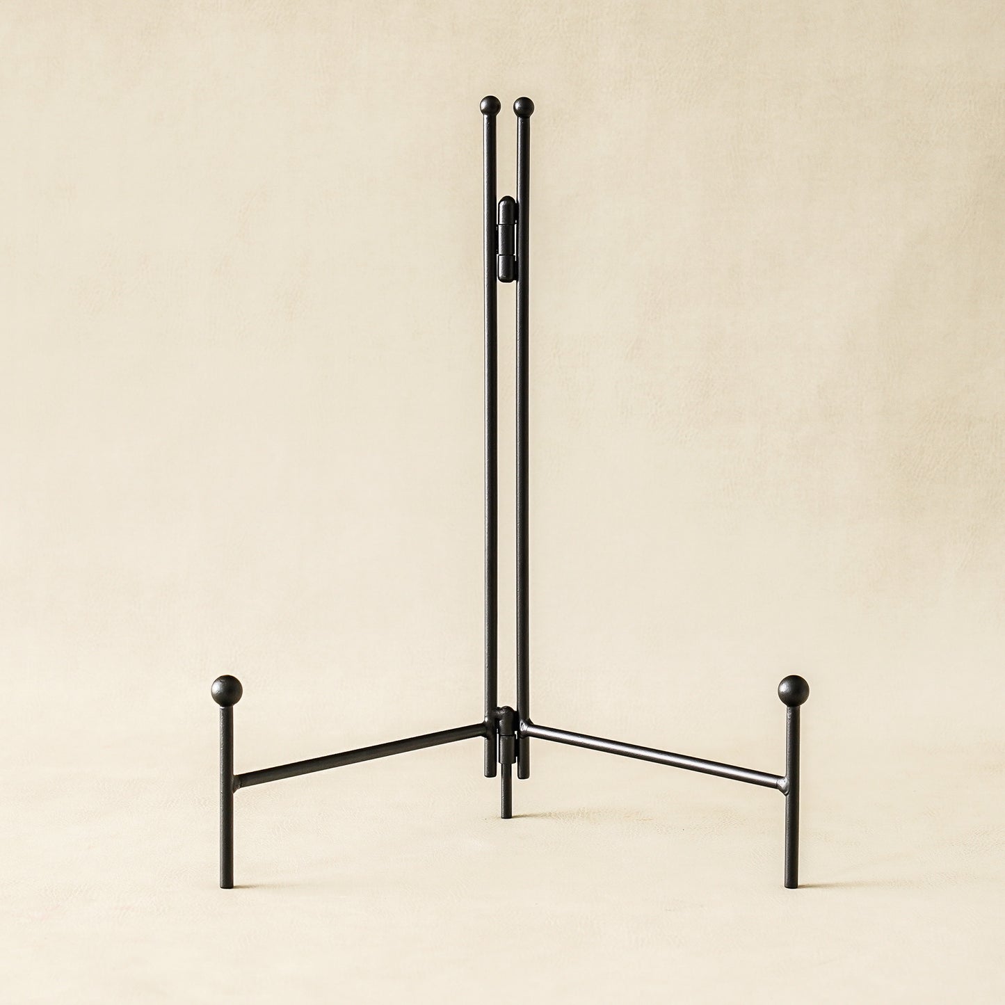 Black Straight Back Easel | 13.25"H Metal Display Stand