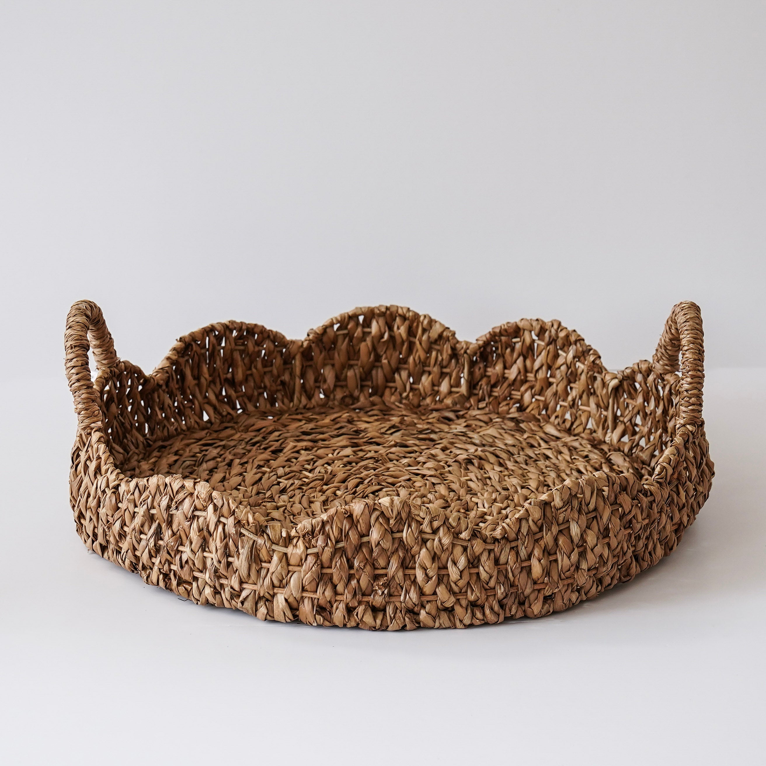 Braided Scalloped Seagrass Tray