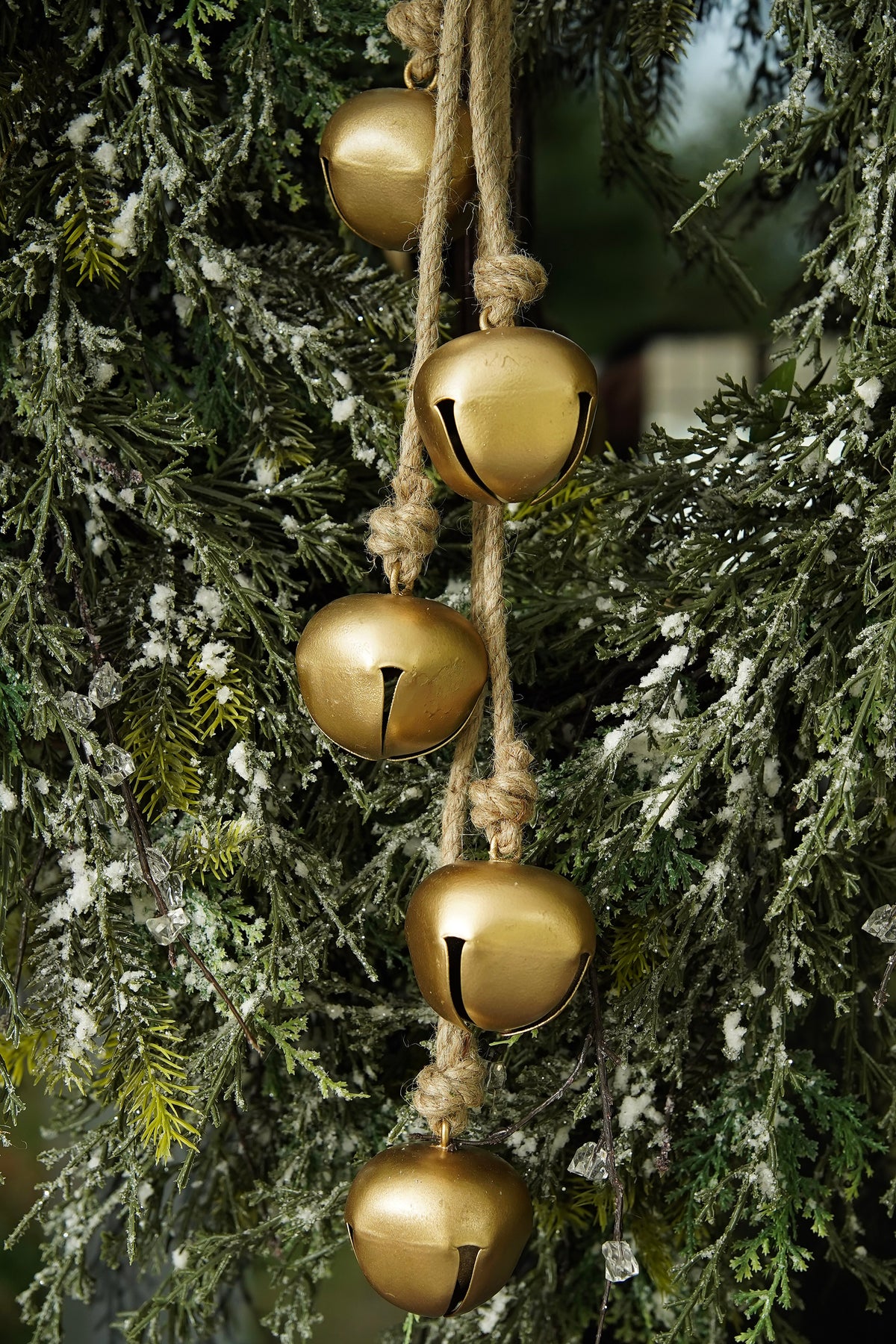 Antique Gold Bell Jute Hanger