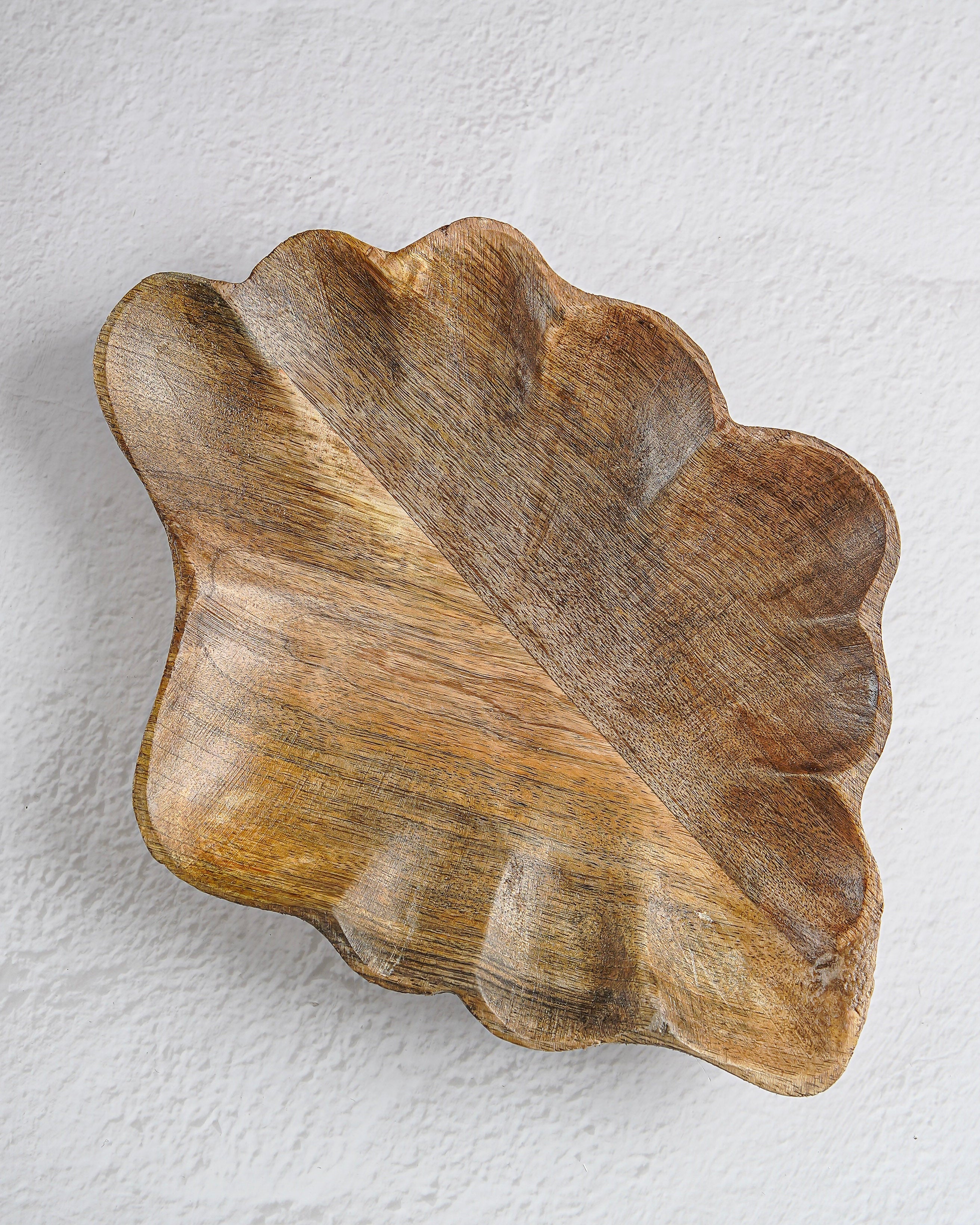 Carved Mango Wood Scalloped Bowl