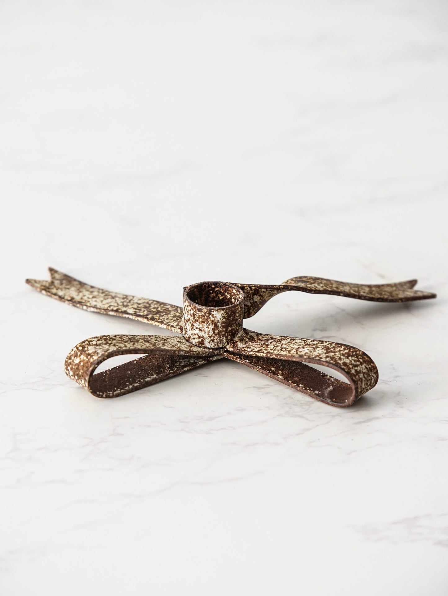 Rustic Bow Taper Holder