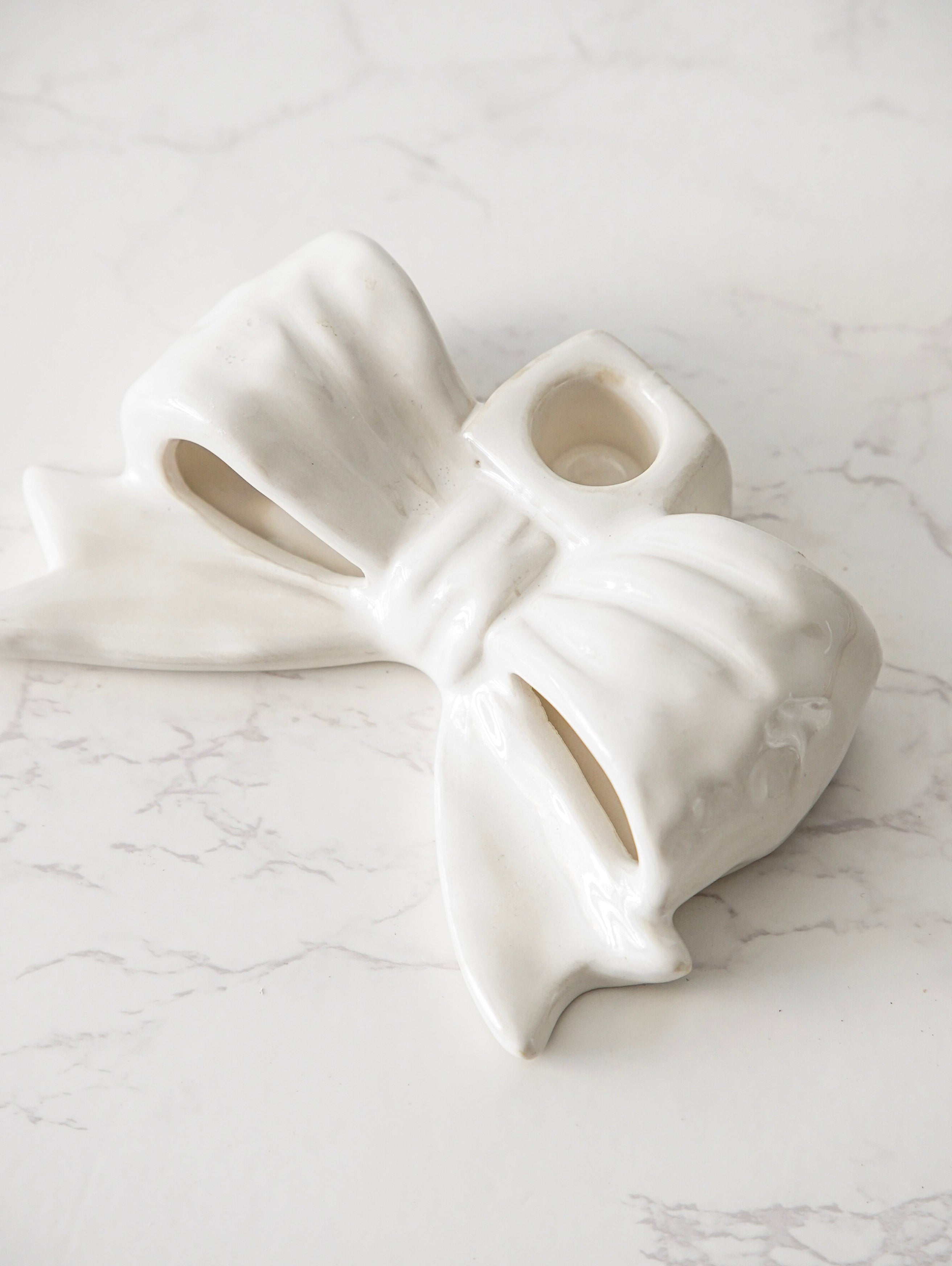 Ceramic Bow Taper Holder