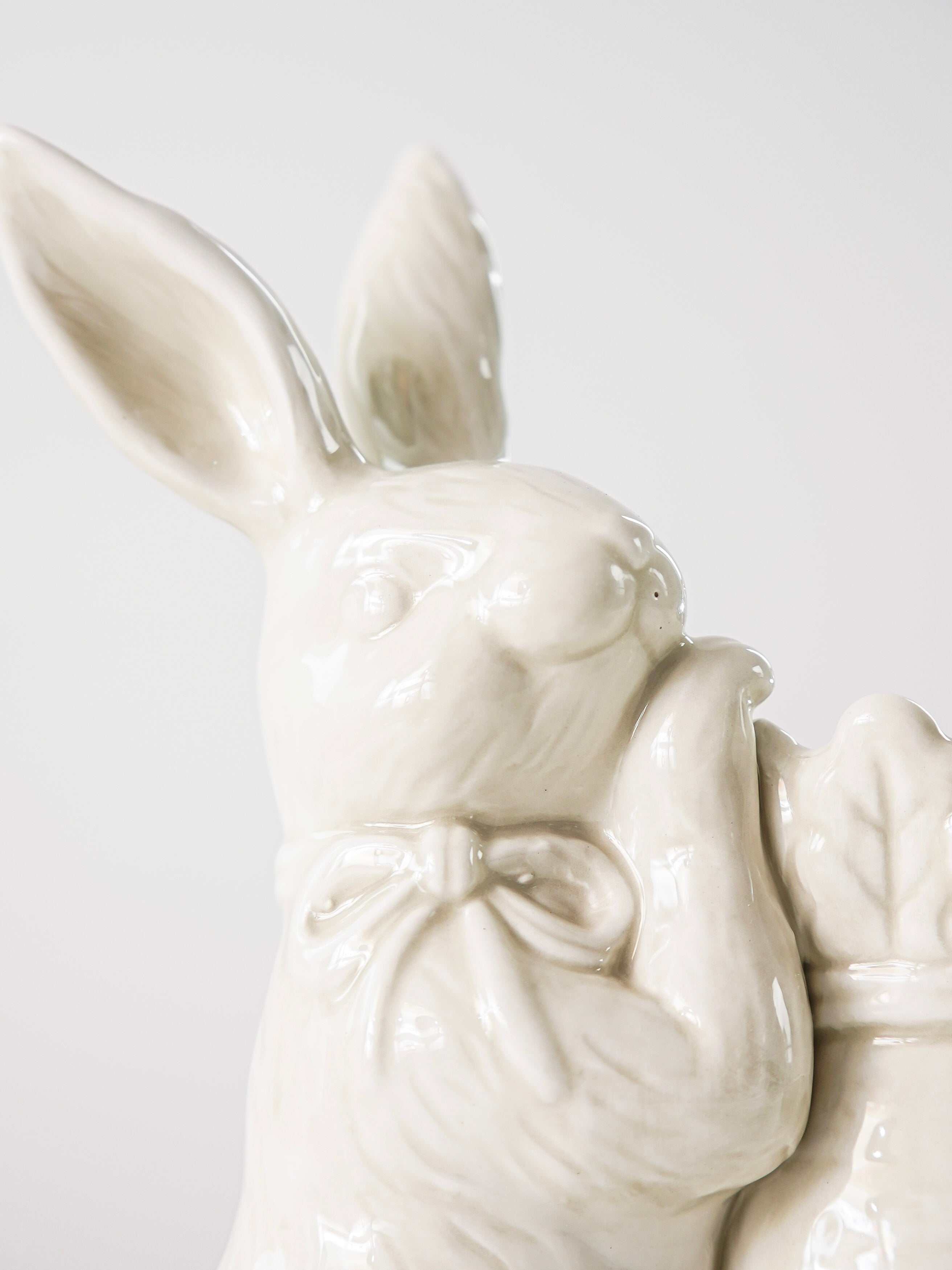 Antiqued White Bunny with Carrot Vase