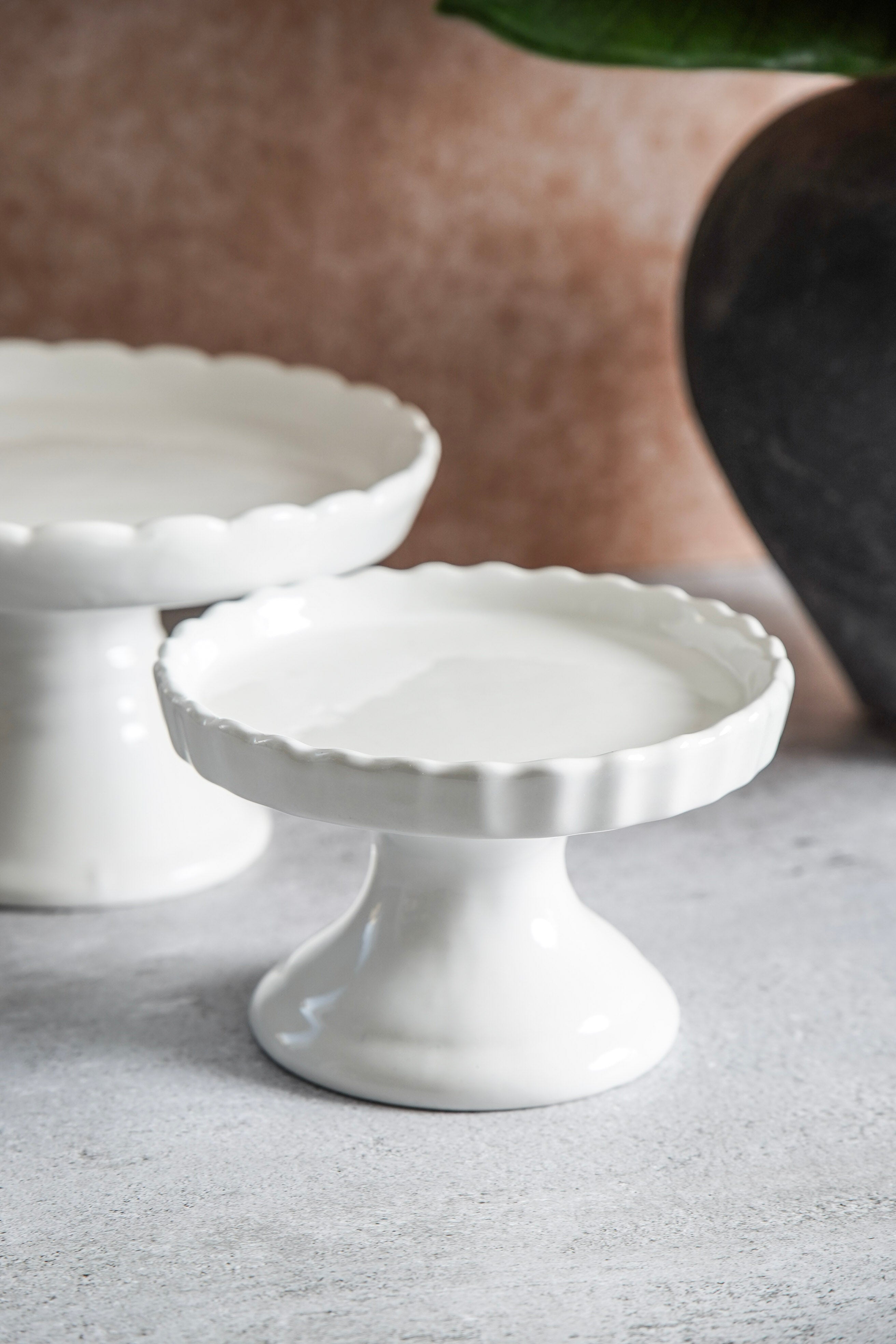 Marley Scalloped Ceramic Pedestal