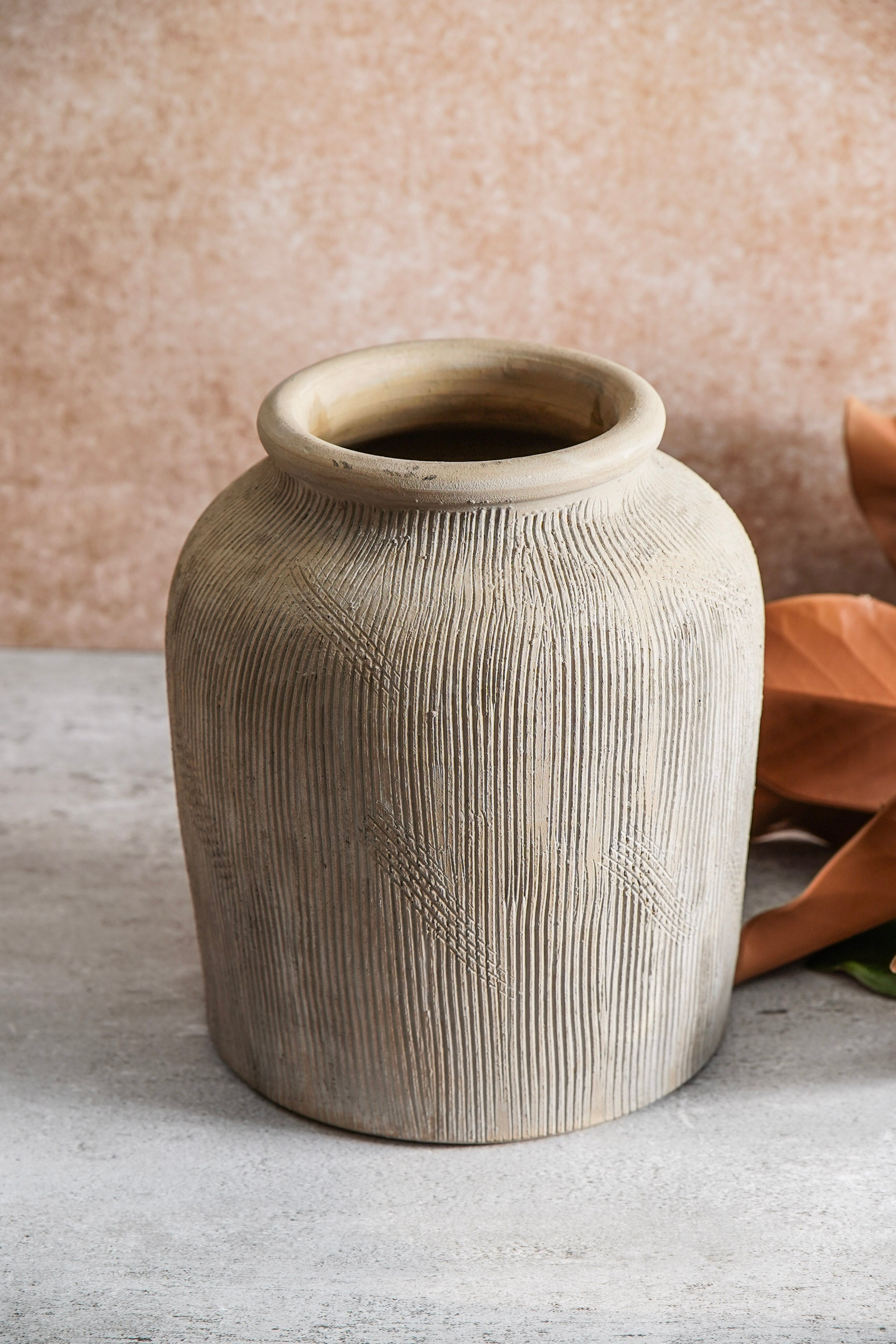 Lucy Deco Line Vase