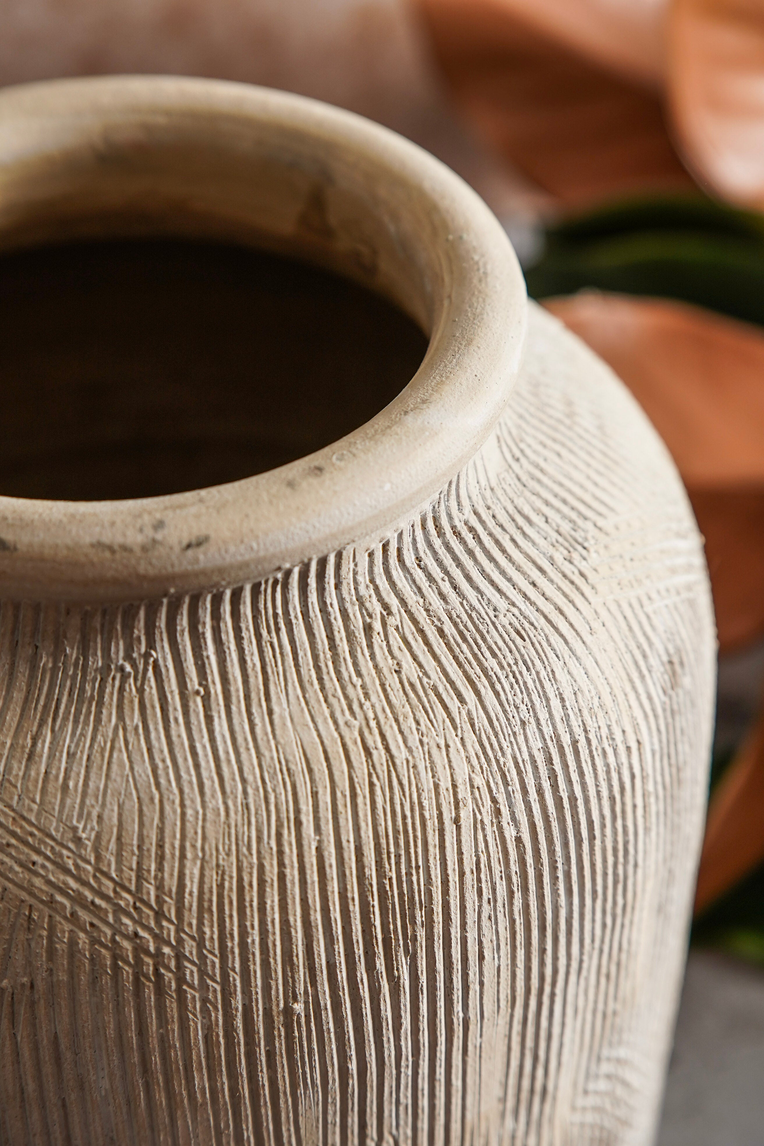 Lucy Deco Line Vase