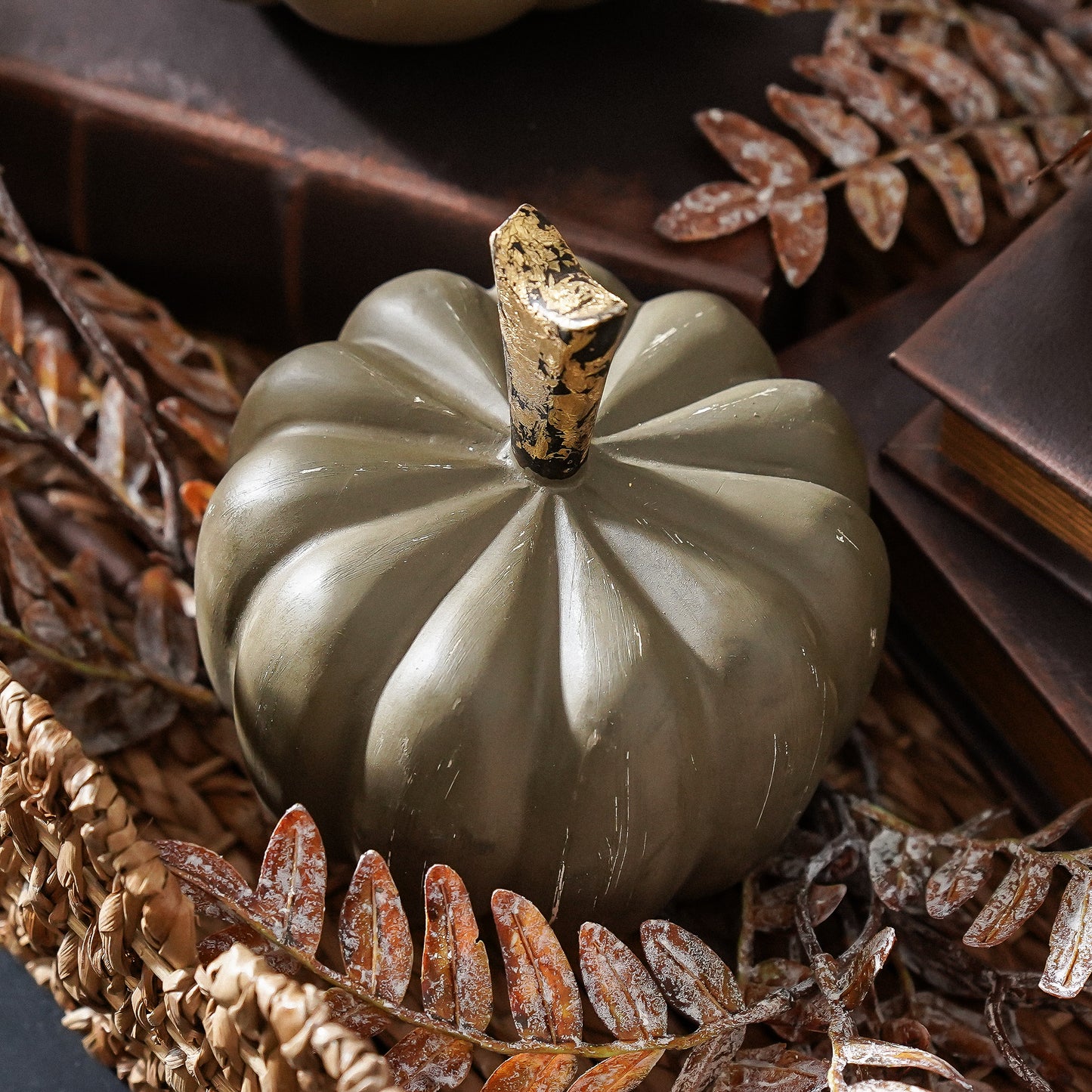 Gray Mango Wood Pumpkin | Medium