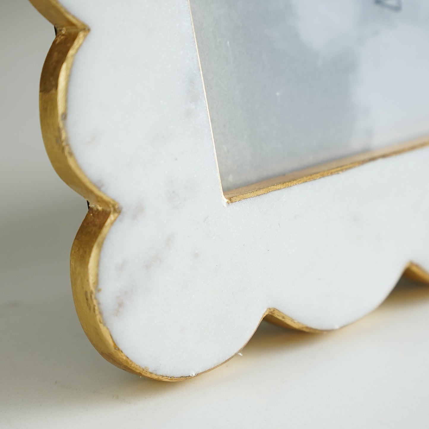 Scallop Marble & Gold Photo Frame