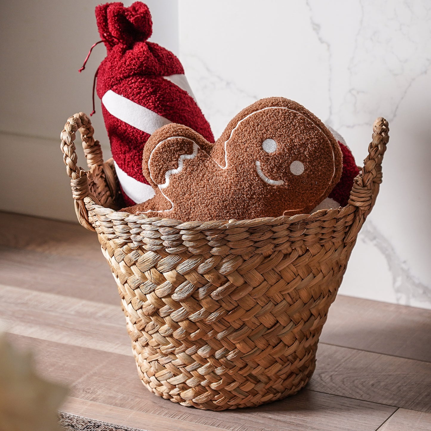 Round Peppermint Pillow