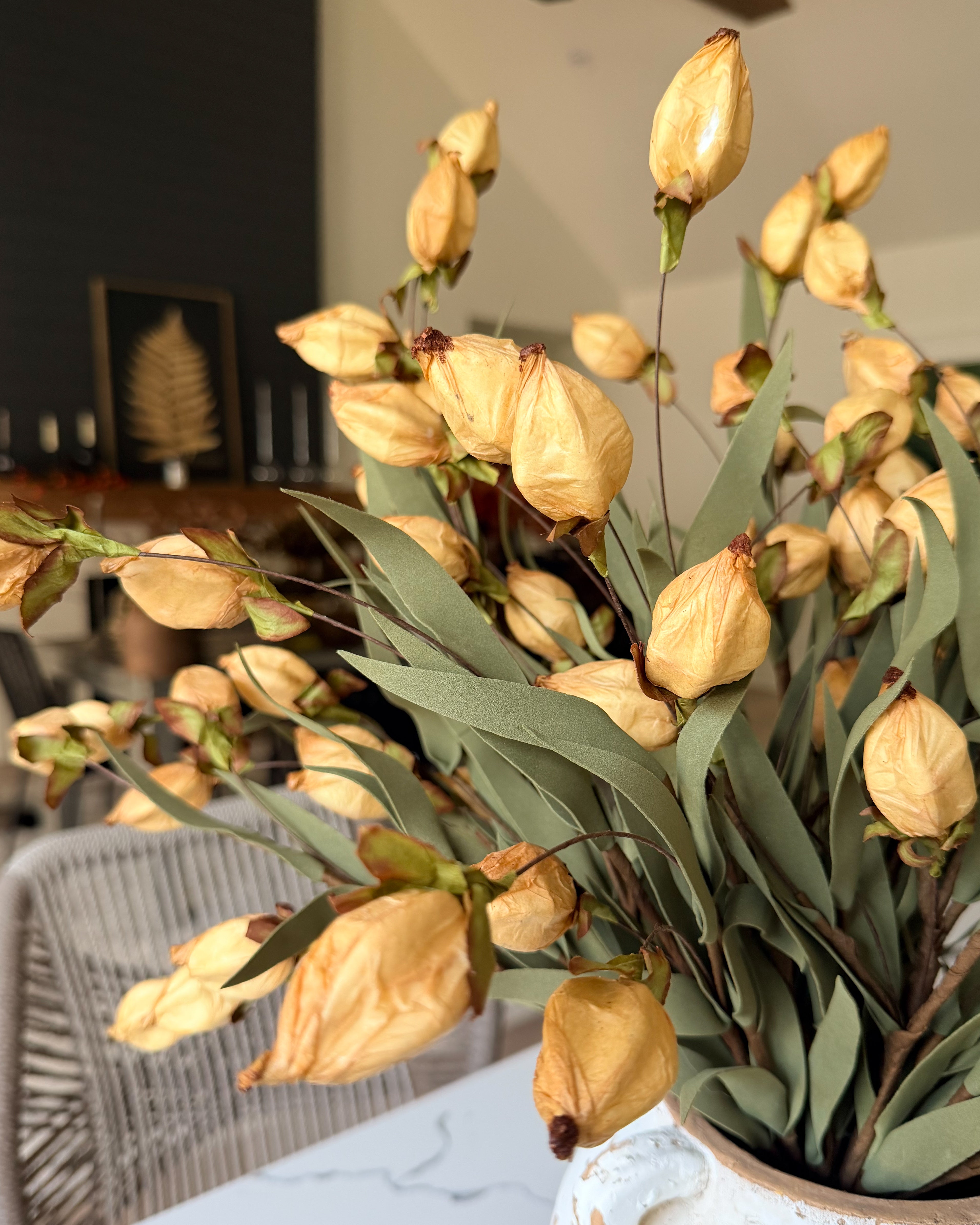 Golden Wheat Lantern Bud Bush