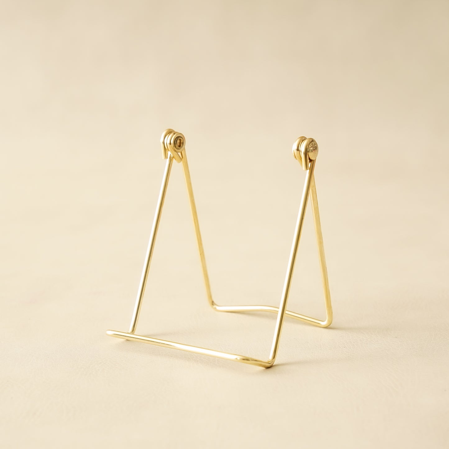 Folding Gold Wire Easel | 6.25" Display Stand