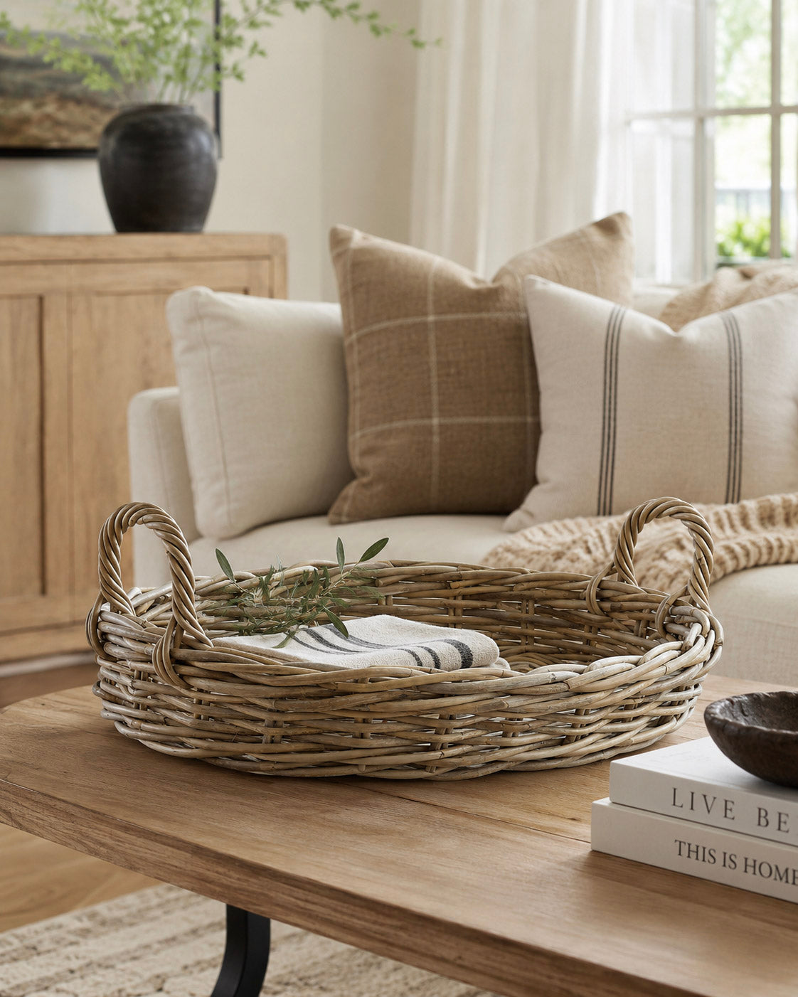 Oval Hand-Woven Rattan Tray