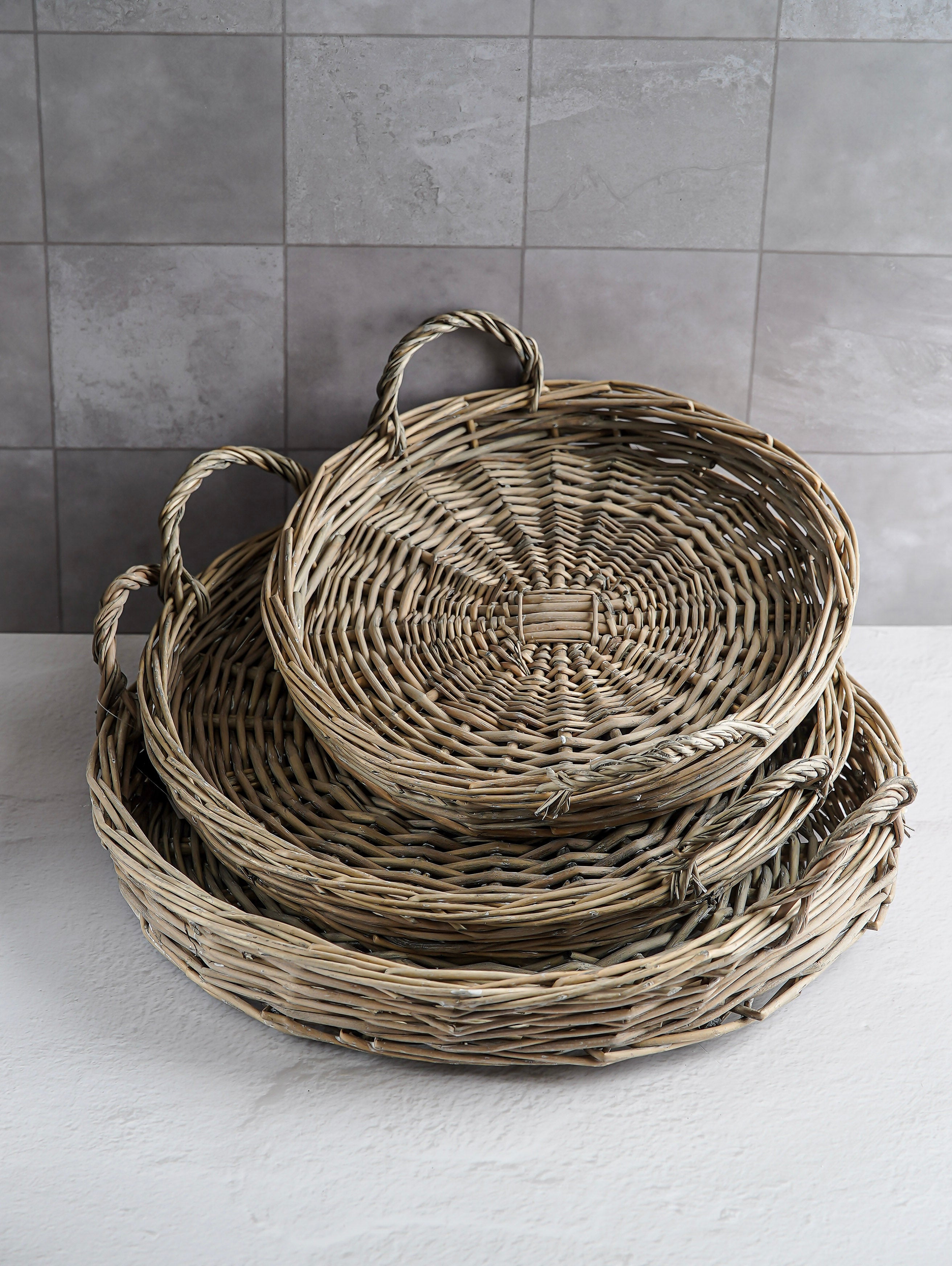 Round Willow Trays