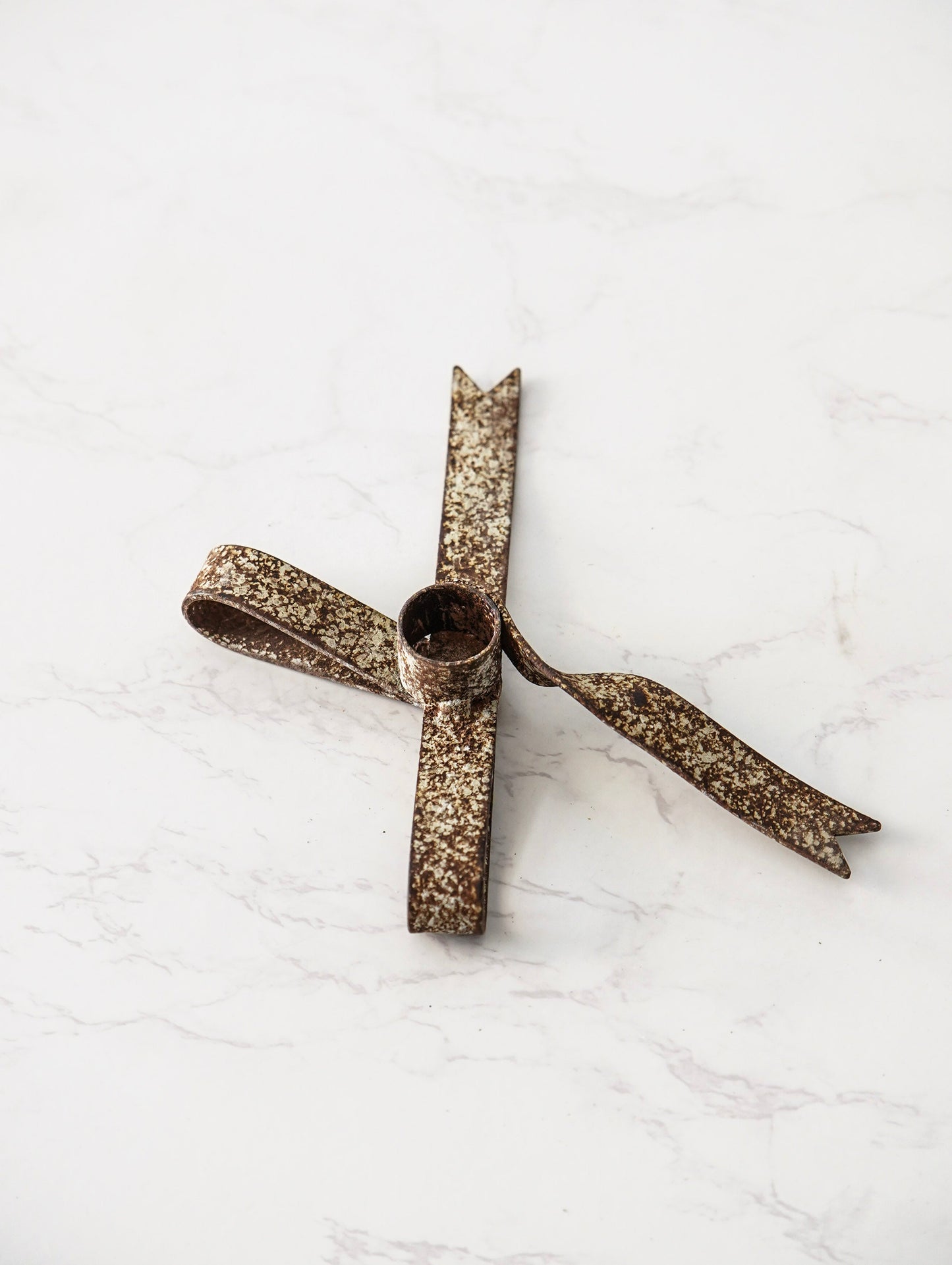 Rustic Bow Taper Holder