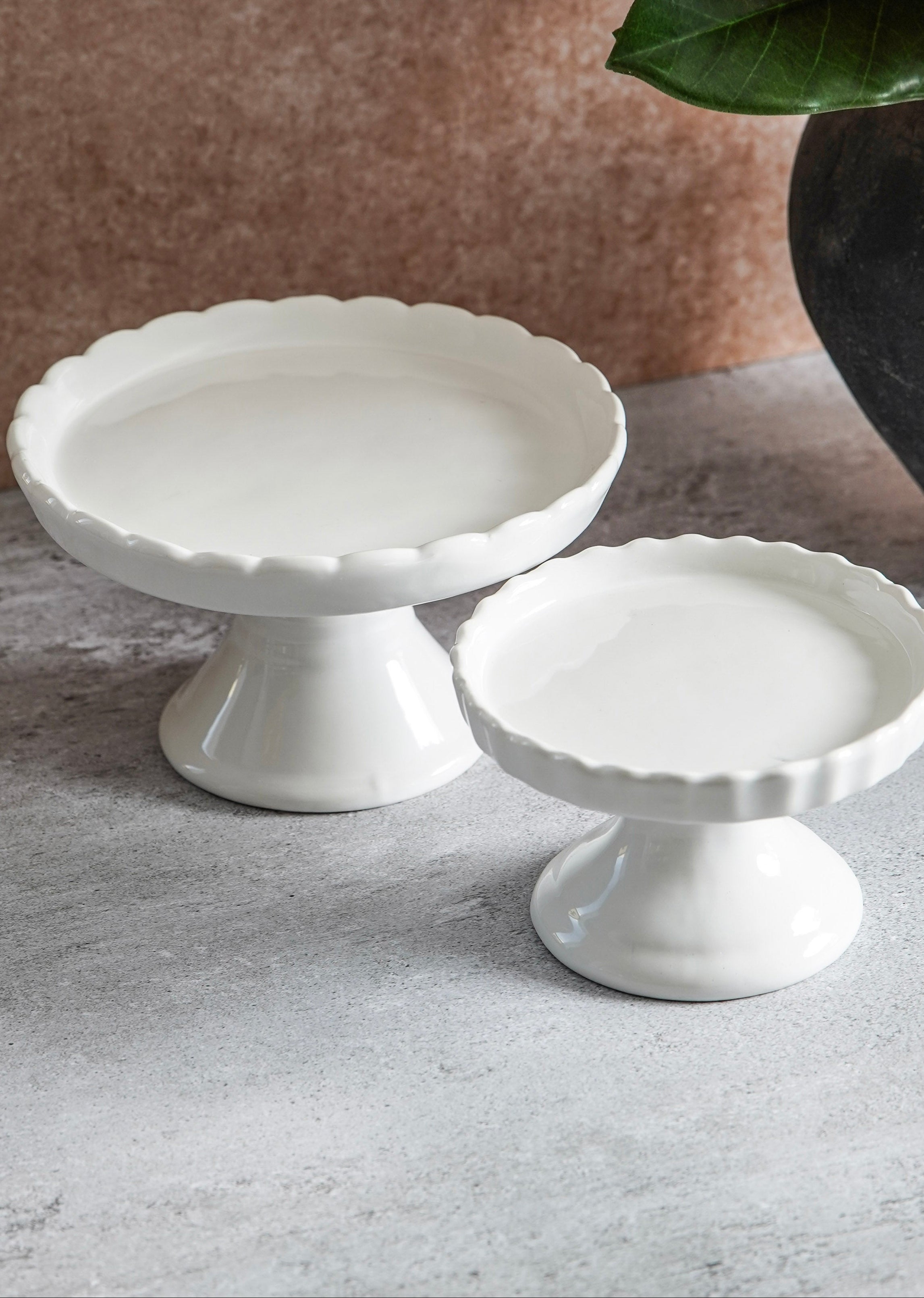 Marley Scalloped Ceramic Pedestal