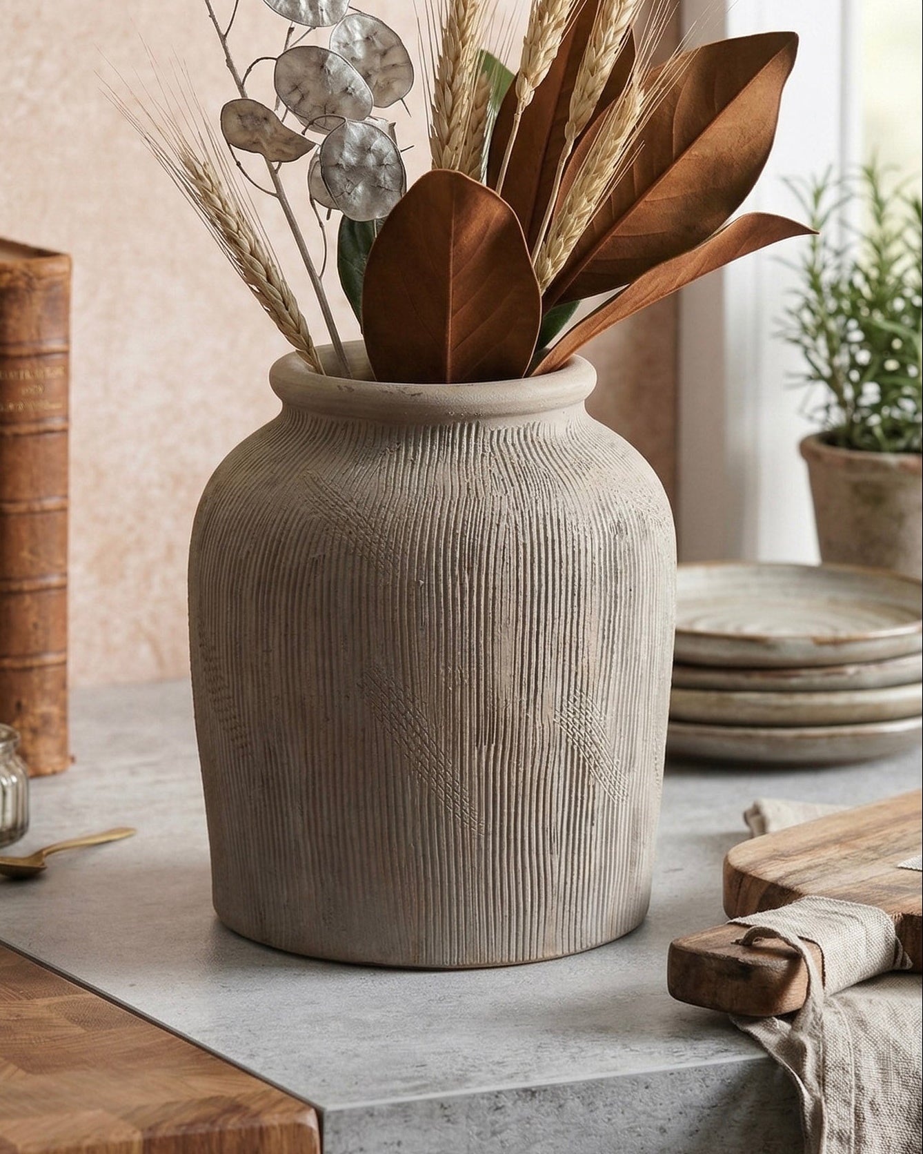 Lucy Deco Line Vase