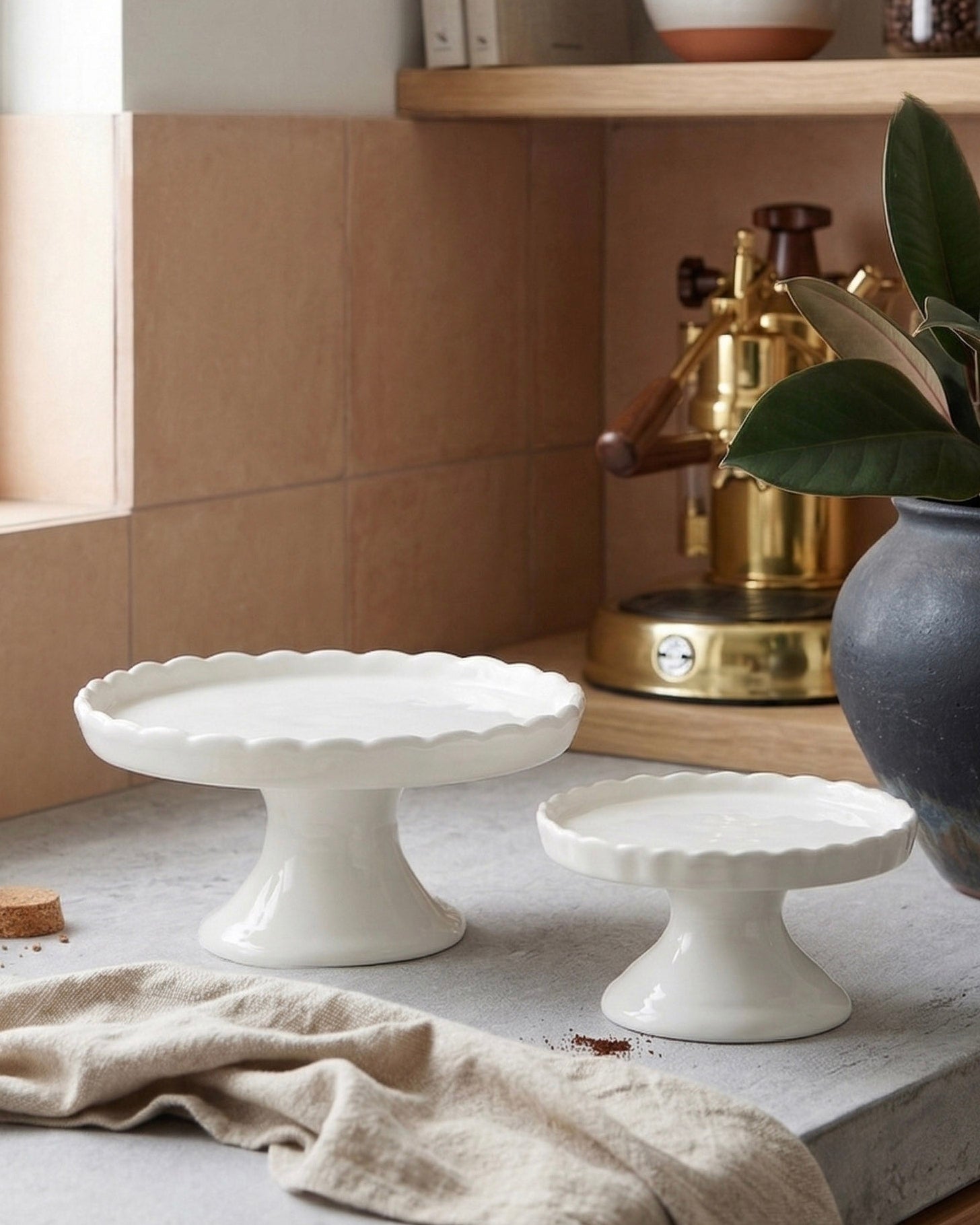 Marley Scalloped Ceramic Pedestal