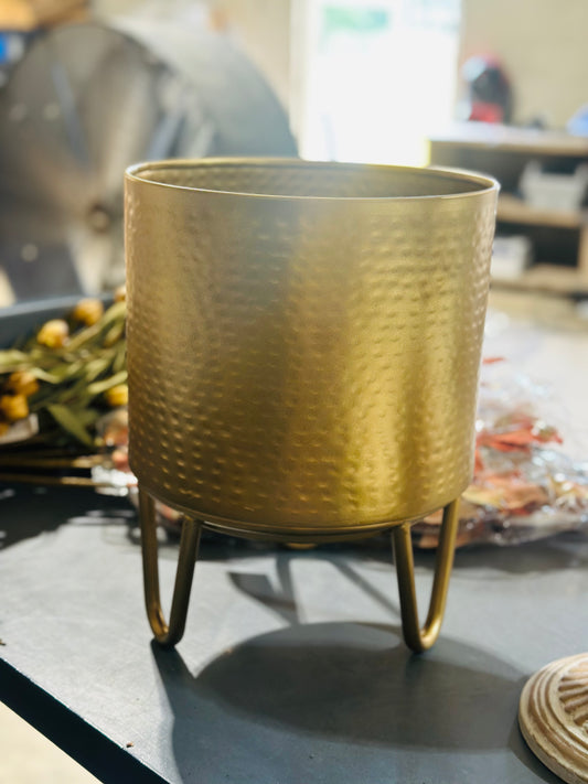 Hammered Planter with Stand