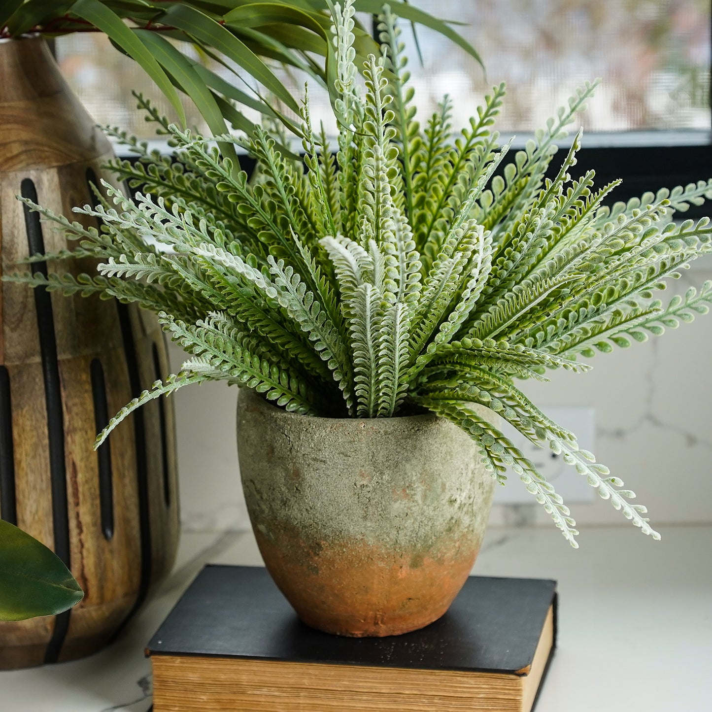 Levi Flocked Foliage Bush