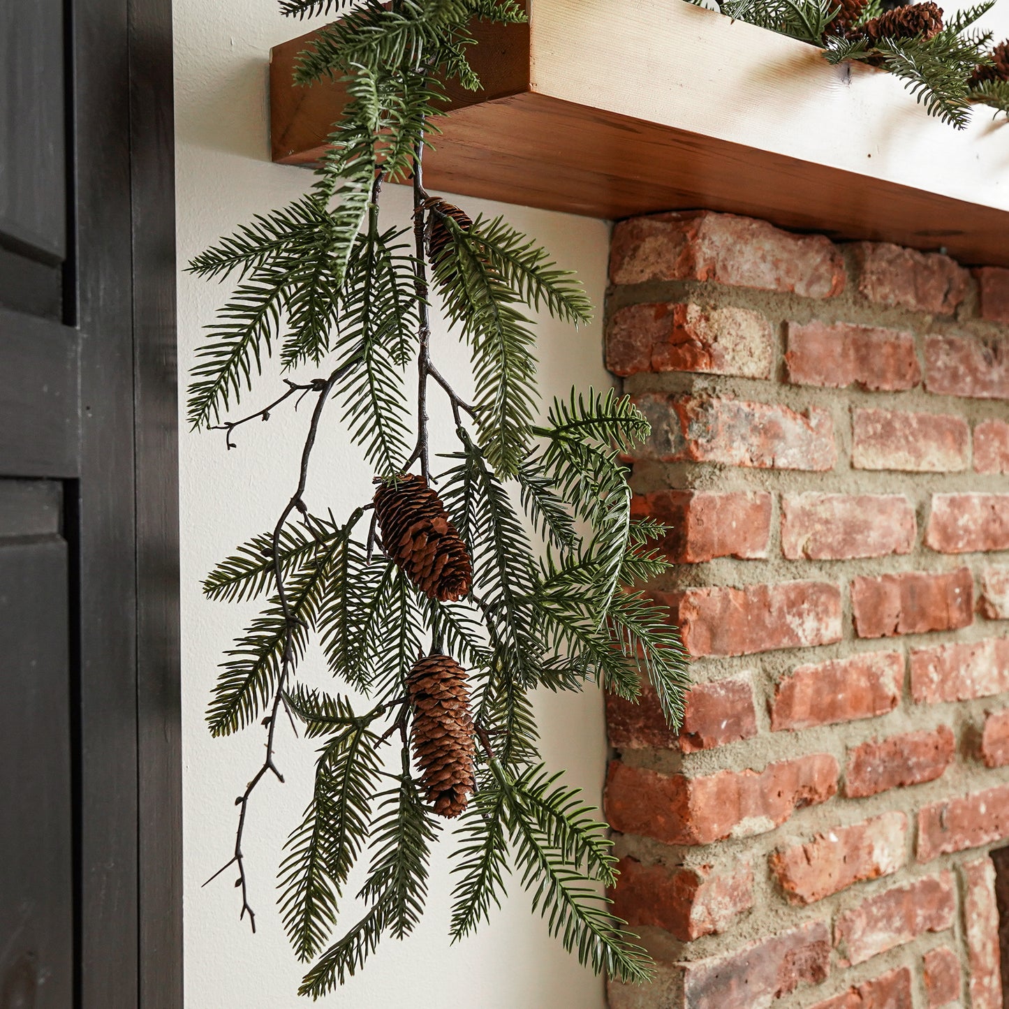 Maeve Pinecone Garland